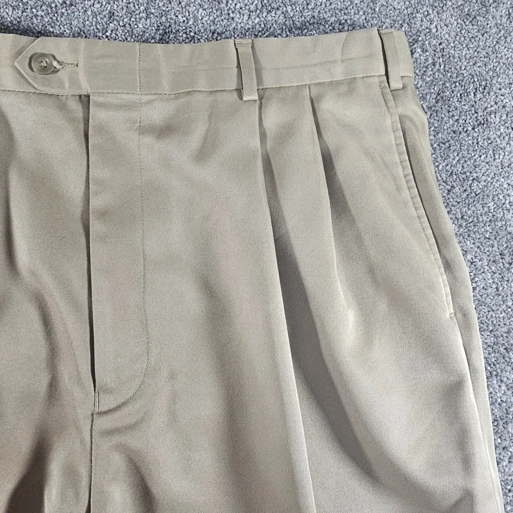 Jos. A. Bank Leadbetter Golf Shorts Mens 36‎ Tan Pleated Khaki Performance Twill